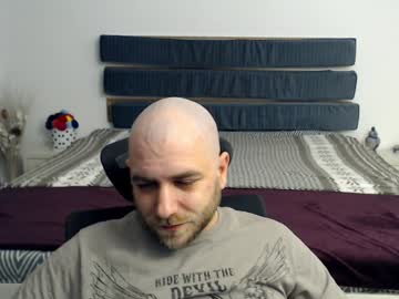 Profile of r0bila
