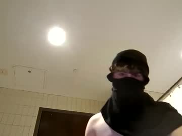 Profile of roomfullofcum_