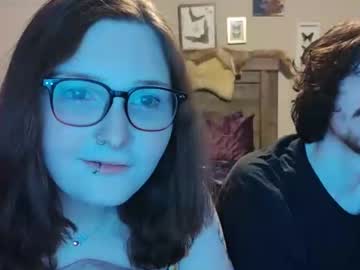 Profile of sadsluttyfrogs