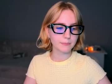 Profile of foxyfleur