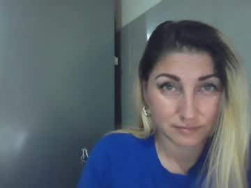 Profile of blonde_eyes_green
