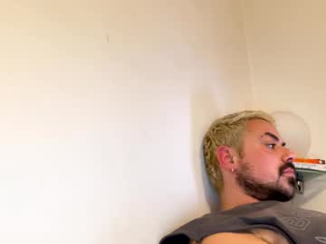 Profile of thelonghairone