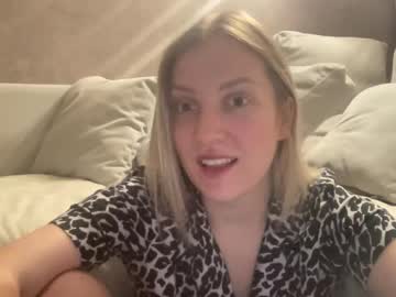 Profile of cosmo_blondiee