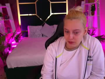 Profile of blondymona