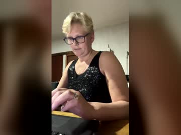 Profile of queenbeeangel