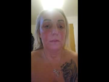 Profile of theblondecocklover
