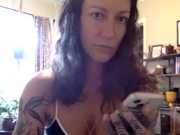 Profile of sheglowsdark