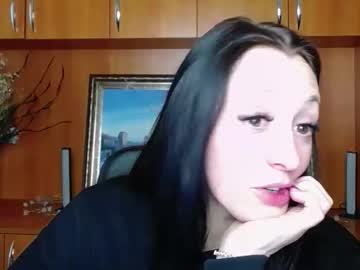 Profile of bossluna