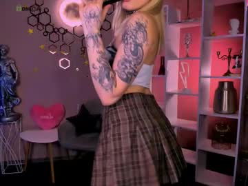 lucy_shy3
