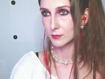 Profile of loravinaa