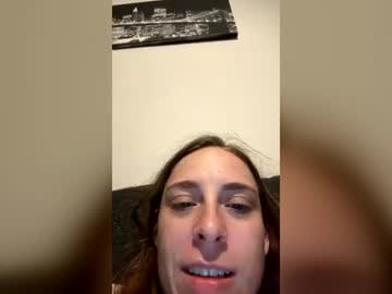Profile of heidi_is_here_72