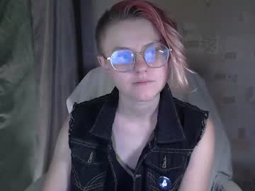 freya_kiss_