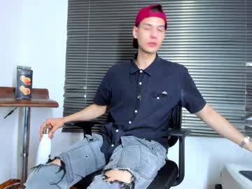 Bruce_Kh December 17, 2024 Chaturbate stream image