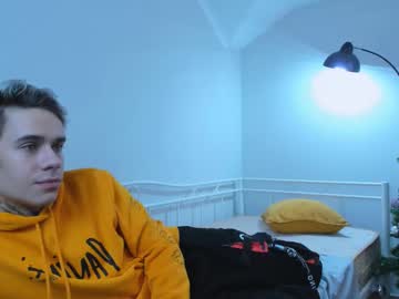 Moro_Tenebris December 17, 2024 Chaturbate stream image