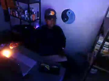 Yungbullhard December 17, 2024 Chaturbate stream image