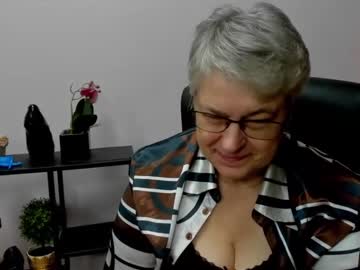 Iris_Xdesire December 17, 2024 Chaturbate stream image