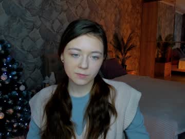 Alluringlook stream photo from December 17, 2024
