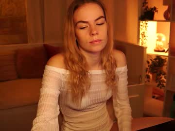 Snowbarbieee December 17, 2024 Chaturbate stream image