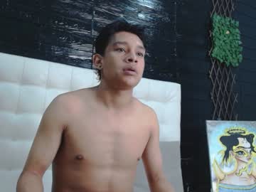 Maxii_Thiago11 December 17, 2024 Chaturbate stream image