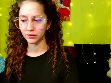 Dinafrittz December 17, 2024 Chaturbate stream image