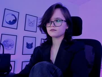 Elainebeness December 17, 2024 Chaturbate stream image