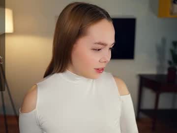 Cloverhewell December 17, 2024 Chaturbate stream image
