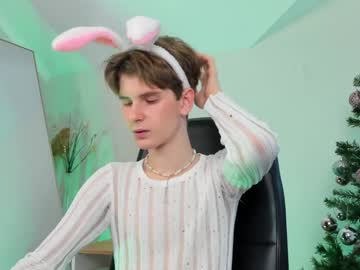 Yooung_Kitten December 17, 2024 Chaturbate stream image