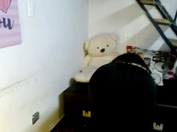 Samantha2girl stream photo from December 18, 2024