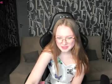 Holly_Li1n December 18, 2024 Chaturbate stream image