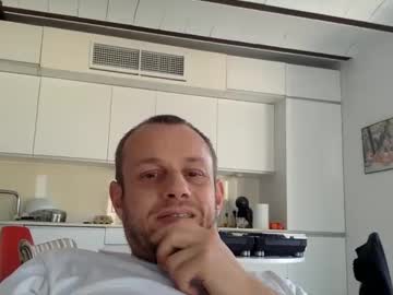 Hadrien2708 December 18, 2024 Chaturbate stream image