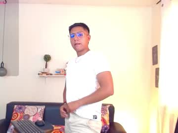Dereeck14 December 18, 2024 Chaturbate stream image