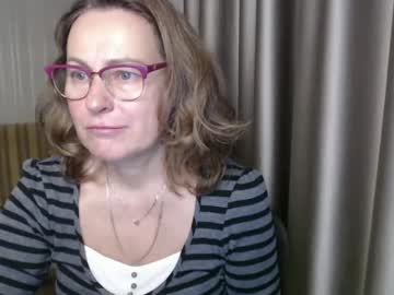 Lauraoven1 stream photo from December 18, 2024