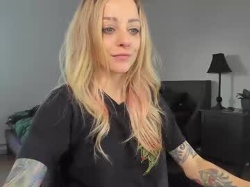 Astridluxe December 18, 2024 Chaturbate stream image