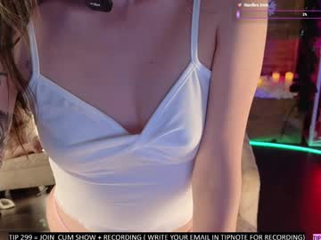 Oooops__ December 18, 2024 Chaturbate stream image