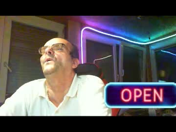 R_2d2_ December 18, 2024 Chaturbate stream image