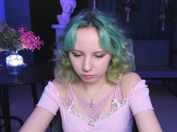 Jasminemilko stream photo from December 19, 2024