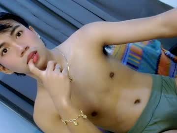 Julliene_69 December 19, 2024 Chaturbate stream image