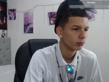 Dereck_Bigcock21 December 19, 2024 Chaturbate stream image