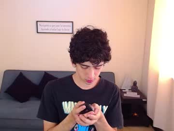 Alezandroo December 19, 2024 Chaturbate stream image