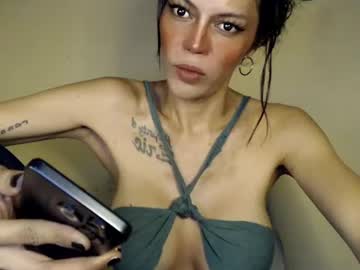 Yanniegarcia stream photo from December 19, 2024