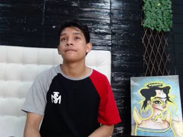 Maxii_Thiago11 December 19, 2024 Chaturbate stream image