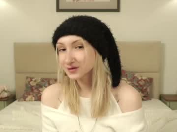 Fannyclowg December 19, 2024 Chaturbate stream image