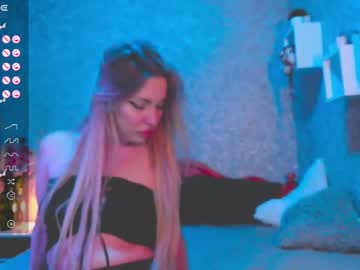 Holly_Molly8 stream photo from December 19, 2024
