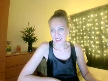 Queen_Vv December 19, 2024 Chaturbate stream image