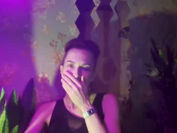 Kristinagold44 stream photo from December 19, 2024