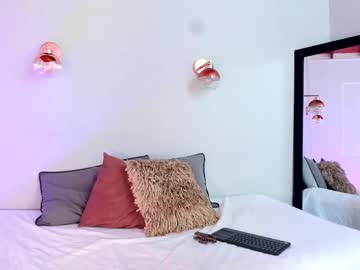 Victoriaroussos stream photo from December 19, 2024