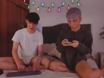 2gays_1straight December 19, 2024 Chaturbate stream image