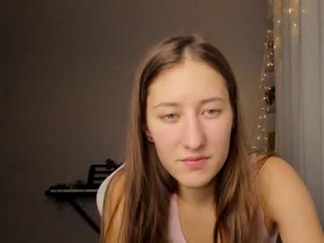 Adellqueen December 19, 2024 Chaturbate stream image