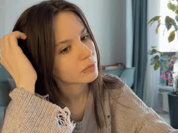 Yourher0in stream photo from December 20, 2024