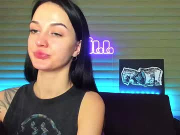 Meowluv stream photo from December 20, 2024